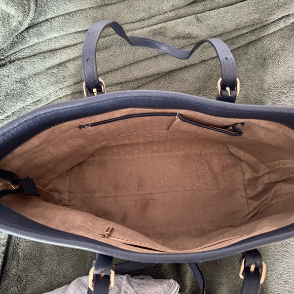 Michael Kors handbag for sell - 100$. In excellent condition. Navy Blue - Picture 3 of 3